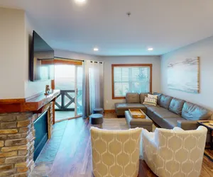 Photo 2 - Highland House #309 - Brigham Three Bedroom Condo