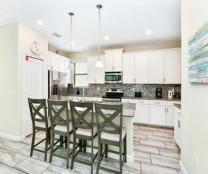 Photo 5 - Spacious 5 Bed Pool Home with Game Room-5488SC