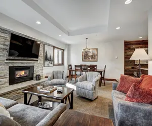 Photo 2 - Cozy and Luxe Ski In/Ski Out Condo in Breckenridge