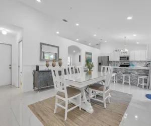 Photo 5 - Gorgeous Lake Worth Beach House