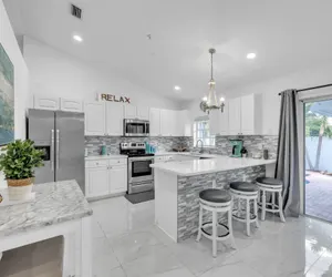 Photo 3 - Gorgeous Lake Worth Beach House