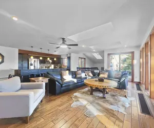 Photo 4 - 208 Tenderfoot 5Br 5Ba