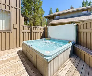 Photo 4 - 8 Umpqua Ln