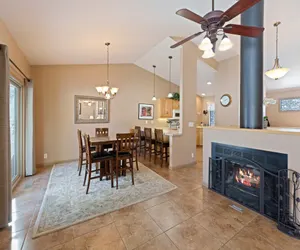 Photo 4 - 8 Umpqua Ln