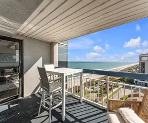 Photo 2 - Oceanfront Gem Pool, Balcony, Modern Touchƒsofa