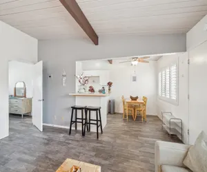 Photo 2 - Beautiful 1 Bed Beach Condo #224