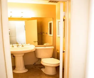 Photo 5 - Beautiful 2 Bed Beach Condo #203