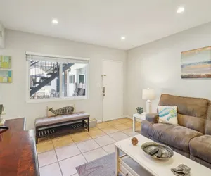 Photo 2 - Beautiful 2 Bed Beach Condo  #104