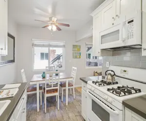 Photo 4 - Beautiful 2 Bed Beach Condo  #104