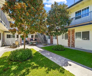 Photo 3 - Beautiful 2 Bed Beach Condo  #104