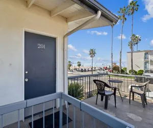 Photo 2 - Beautiful 2 Bed Beach Condo #201