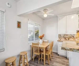 Photo 5 - Beautiful 2 Bed Beach Condo #201