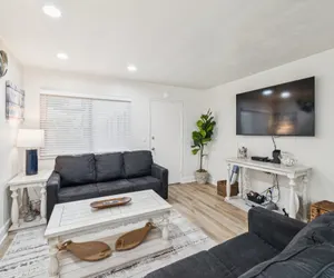 Photo 5 - 2 Bed Beach Condo #125