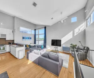 Photo 2 - Modern Comfort in the Heart of Museum District