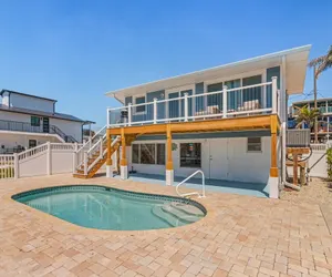 Photo 3 - 920 Bay Breeze Bungalow: Stunning Bay View Home w/ Heated Pool!