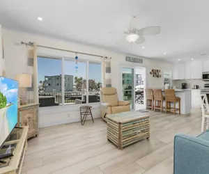 Photo 4 - 920 Bay Breeze Bungalow: Stunning Bay View Home w/ Heated Pool!