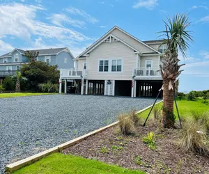 Photo 2 - FINS / 1295 Ocean Blvd West