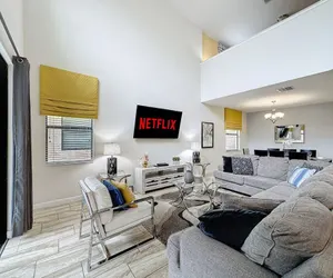 Photo 4 - Spacious 5 Bed South Facing Pool & Spa & Game Room