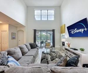 Photo 3 - Spacious 5 Bed South Facing Pool & Spa & Game Room