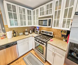 Photo 2 - Stylish Notre Dame Condo Sleeps 6