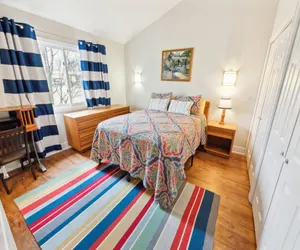 Photo 4 - Stylish Notre Dame Condo Sleeps 6