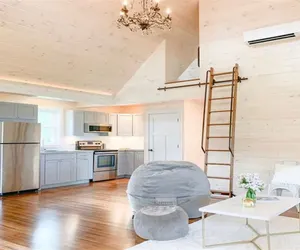 Photo 3 - COUPLES COTTAGE  LIMIT 4
