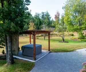 Photo 3 - ESTATE HOUSE LIMIT 12