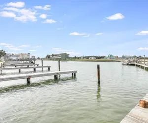Photo 5 - Kontiki Bayfront 602