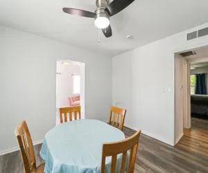 Photo 3 - Cozy Reid Park House