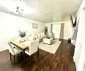 Photo 2 - Be Our Guest - Cozy Townhome near Downtown Ocala