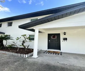 Photo 5 - Be Our Guest - Cozy Townhome near Downtown Ocala