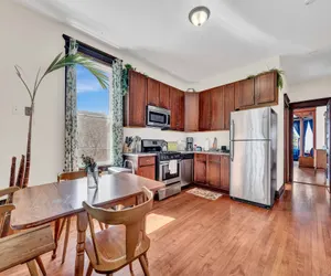 Photo 2 - 3 Bed Vintage Condo in Chicagolands Trendy Berwyn
