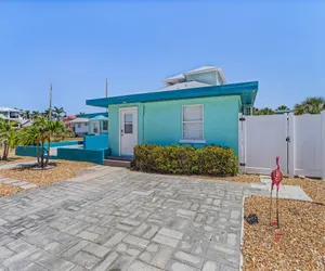 Photo 5 - 815 Third Street Escape: 2BD Cottage, Close to Restaurants!