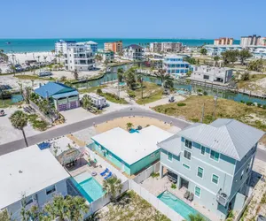 Photo 2 - 412/815 Tropical Tide Duplex: 4BD, Walk to Times Square!