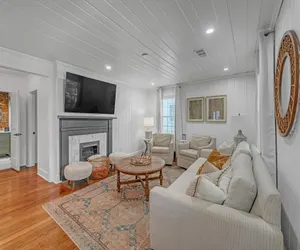 Photo 3 - Bungalow off Floyd St in the heart of Covington