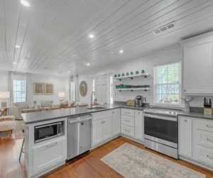 Photo 4 - Bungalow off Floyd St in the heart of Covington