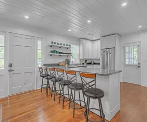 Photo 5 - Bungalow off Floyd St in the heart of Covington