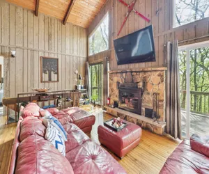Photo 4 - Charming Porter House in the heart of the Poconos