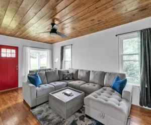 Photo 2 - Clean Cozy Cottage