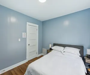 Photo 4 - Comfy 3BR Flat Close to the Falls