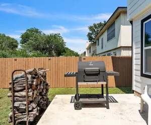 Photo 4 - Prime Round Rock, TX Getaway