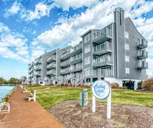 Photo 4 - Harbour Island 402M