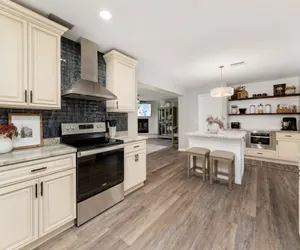 Photo 4 - Designer Pet-Friendly Retreat with Heated Pool
