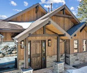 Photo 4 - Hearthstone Luxury Vacation Rental at Windcliff
