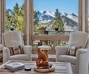 Photo 2 - Hearthstone Luxury Vacation Rental at Windcliff