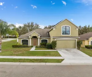 Photo 3 - Legacy Park Villa: 5BR, Pool, Spa & Near Disney