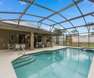 Photo 4 - Legacy Park Villa: 5BR, Pool, Spa & Near Disney