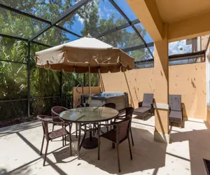 Photo 4 - Regal Oaks Retreat: Pool, Hot Tub & Near Disney