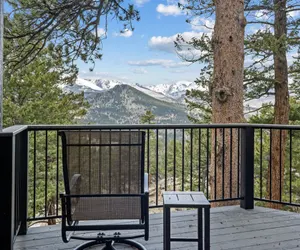 Photo 2 - Montane Luxury Vacation Rental at Windcliff