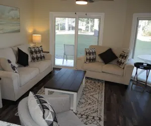 Photo 3 - 1 bedroom condo